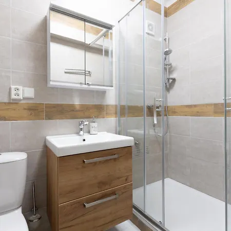 Zamecky Vrch Getaway Apartman *