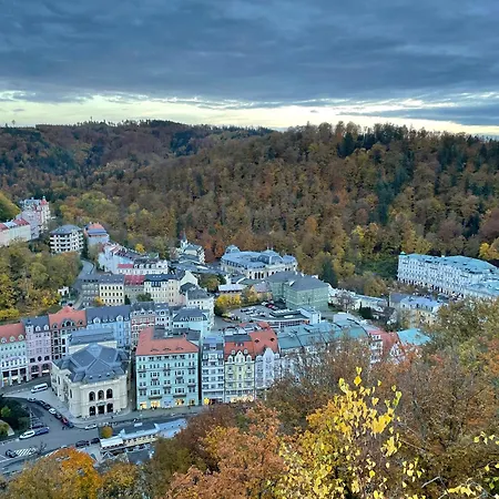 Zamecky Vrch Getaway Apartman